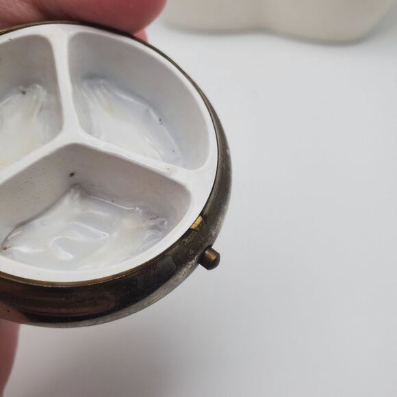 Handcrafted bone shell powdered blue Victorian courting pill box - Picture 3 of 7